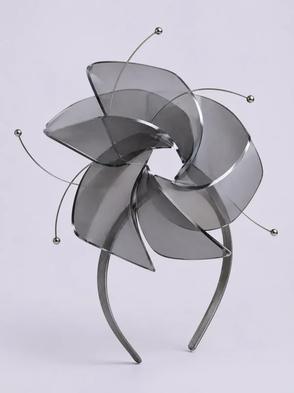 Aperture Headpiece – studio photograph