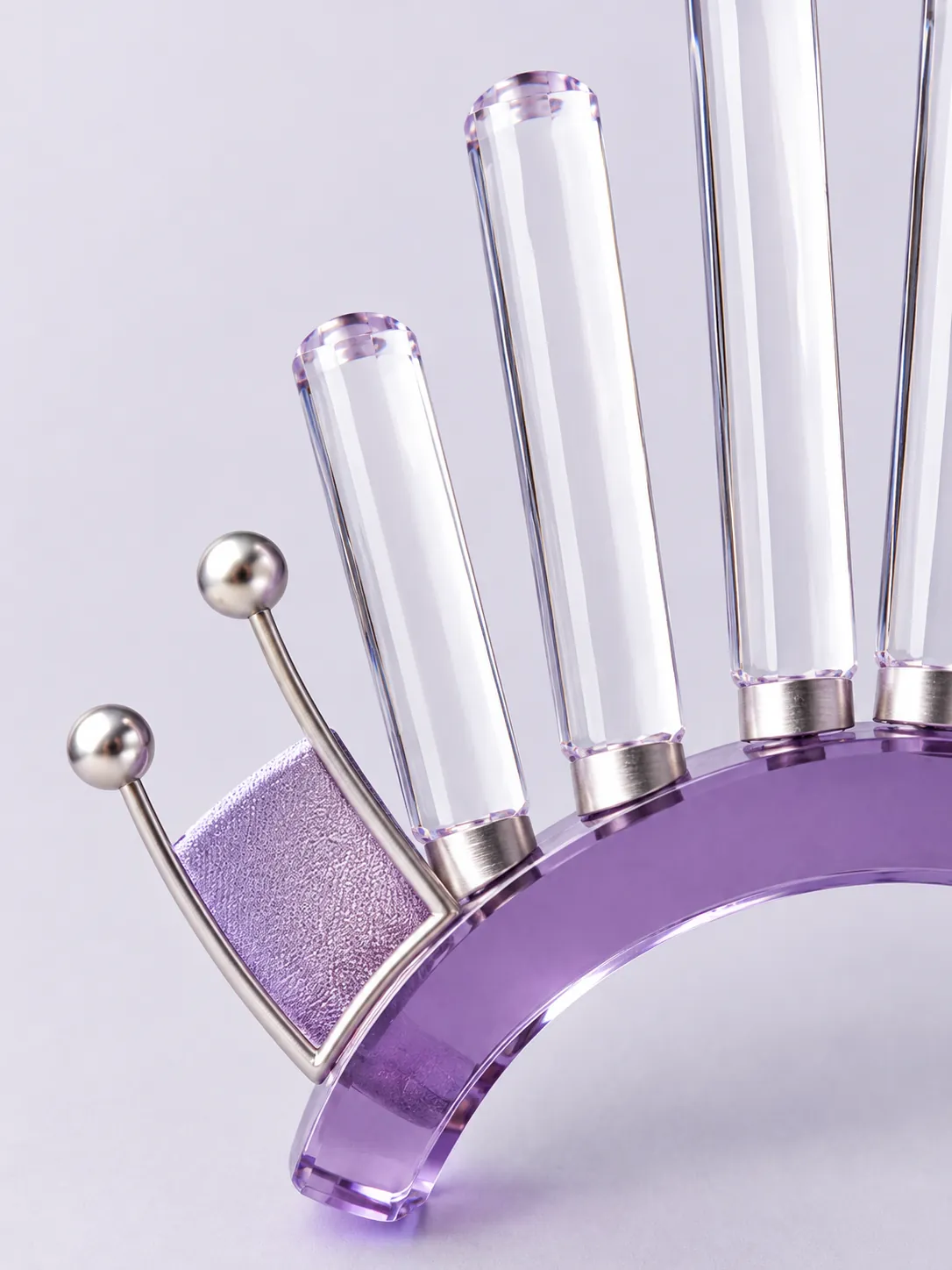 Colonnade Brooch – detail