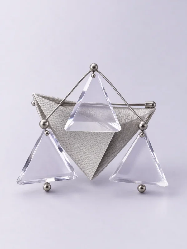 Truss Brooch – studio photograph