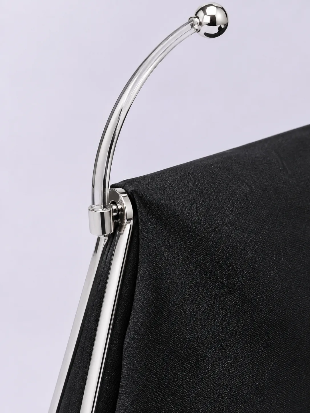 Wire Frame Pochette – detail