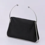 Wire Frame Pochette – studio photograph